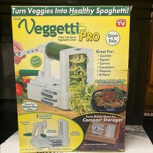 Pro Spiral Vegetable Cutter - White